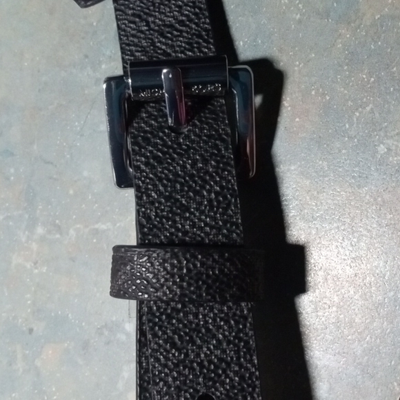 New MICHAEL KORS Women's Signature MK Logo Thin Fanny Pack. Large - Picture 8 of 9